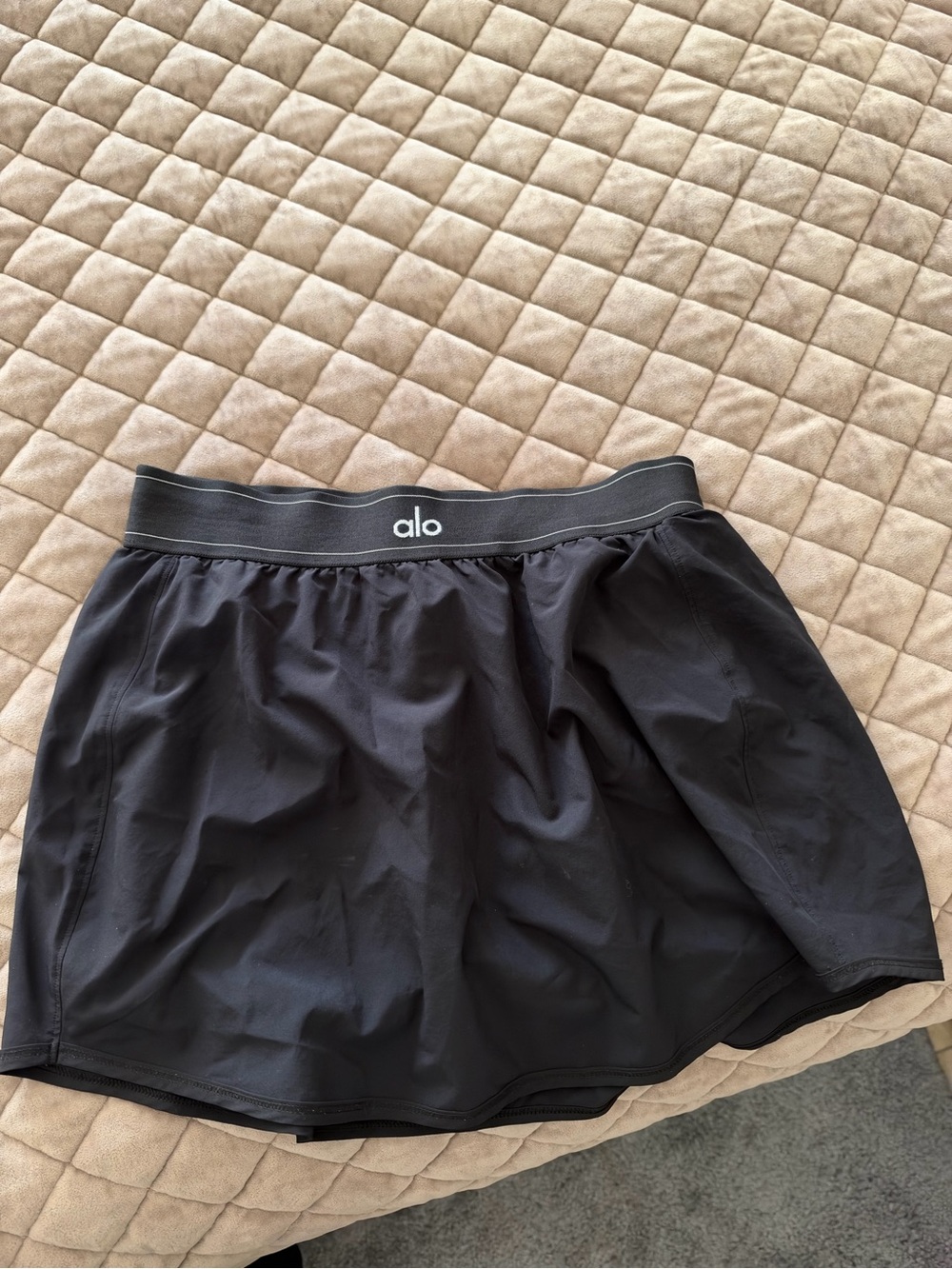 ALO Yoga Black Athletic Skort with Logo Waistband